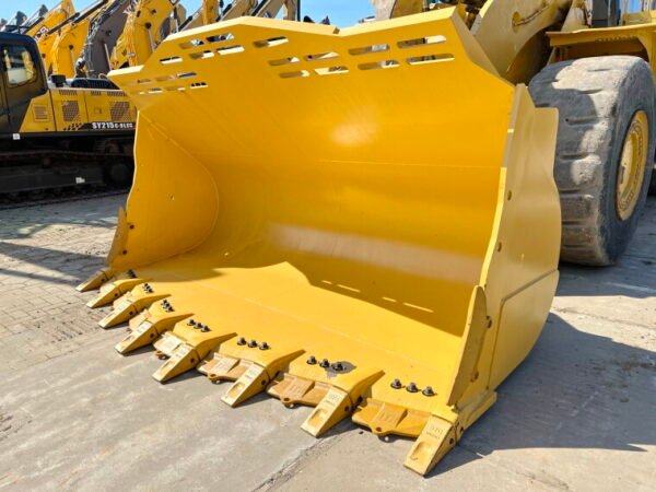 CAT 988K Bucket