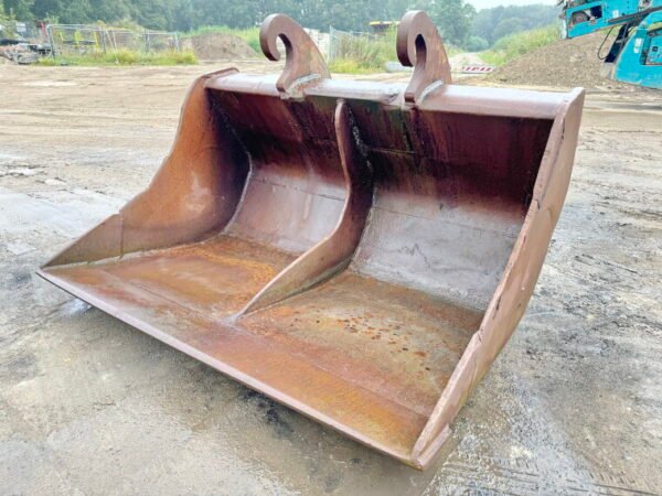 Caterpillar 330 Bucket