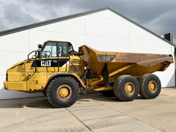 Caterpillar 730