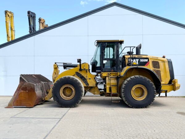Caterpillar 966M