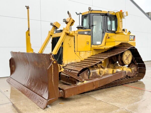 Caterpillar D6T LGP