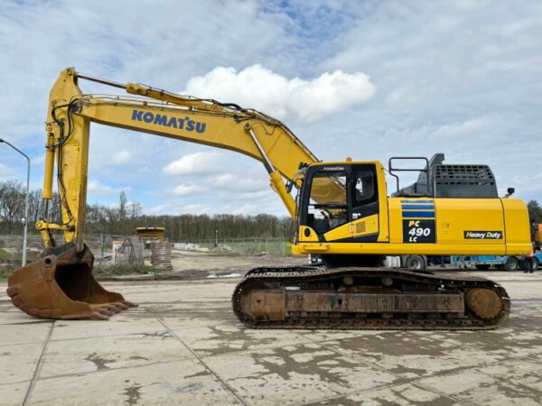 Komatsu PC490LC-11