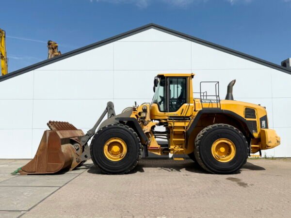 Volvo L220G