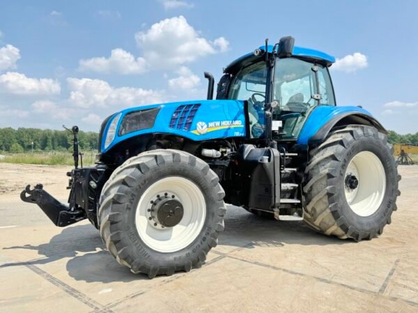 New Holland T8.360 LOW HOURS