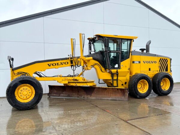 Volvo G946 AWD