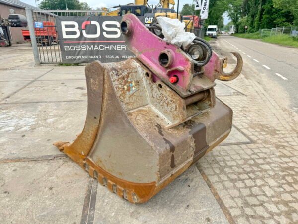 Bucket + Quick Coupler - Image 2