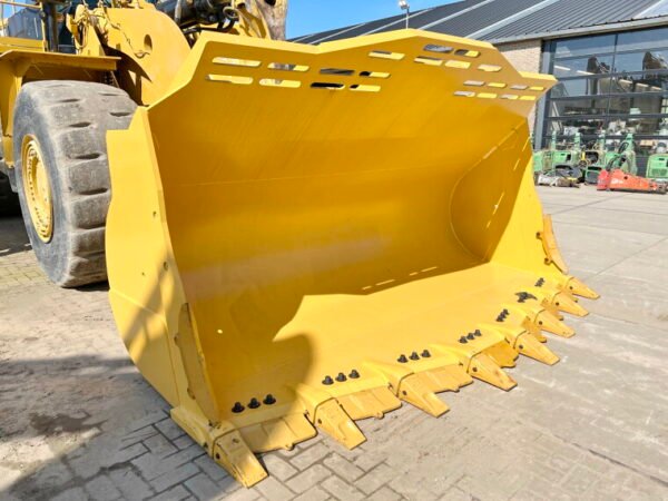 CAT 988K Bucket - Image 2