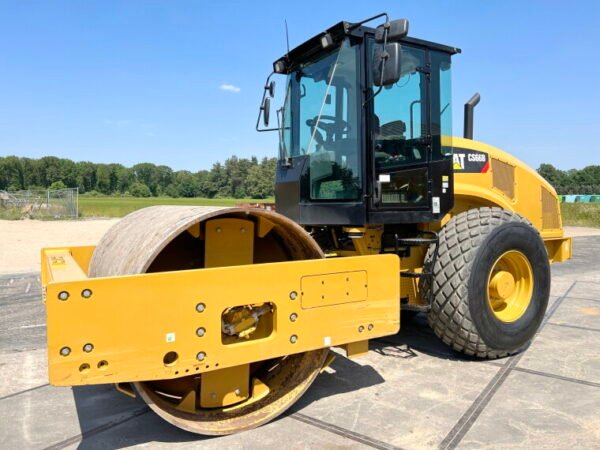 Caterpillar CS66B - Image 2