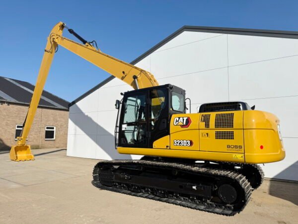Caterpillar 323D3 - Image 2