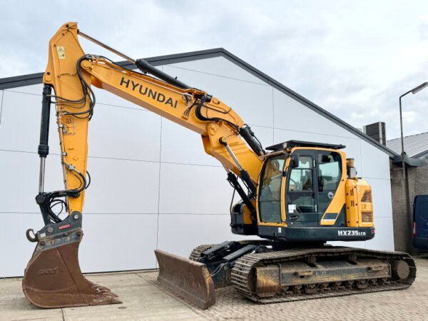 Hyundai HX235LCR - Image 2