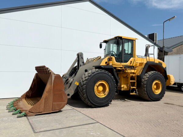Volvo L220G - Image 2