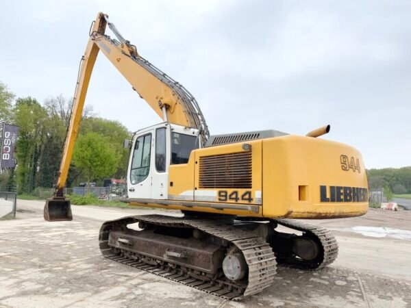 Liebherr R944C HDSL - 19 Meter Long Reach - Image 2