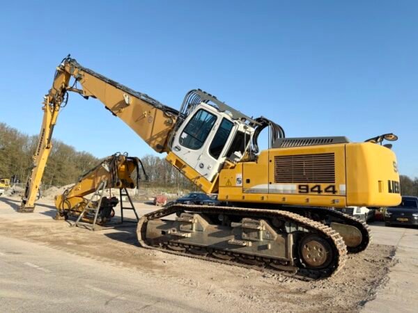 Liebherr R944C UHD - 23 Meter Demolition - Image 3