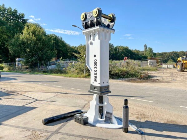 Maxx 3000 Hydraulic Breaker - Image 2