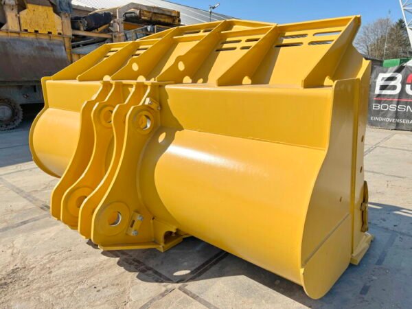 CAT 988H Bucket - Image 3