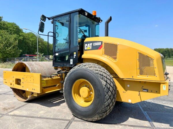 Caterpillar CS66B - Image 3