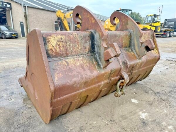 Caterpillar 330 Bucket - Image 3