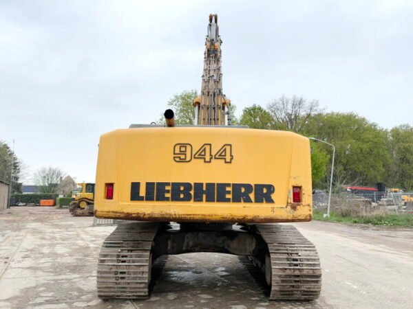Liebherr R944C HDSL - 19 Meter Long Reach - Image 3