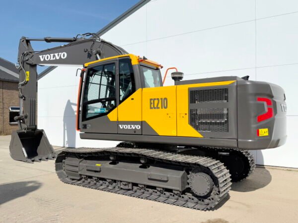 Volvo EC210 - Image 3