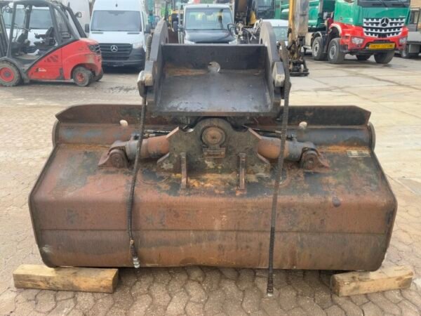 MH-30/22 Tilting Bucket - Image 4