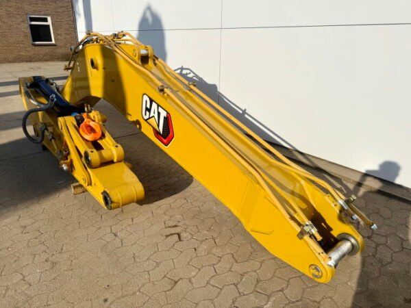 Caterpillar 323D3 Boom + Stick - Image 3