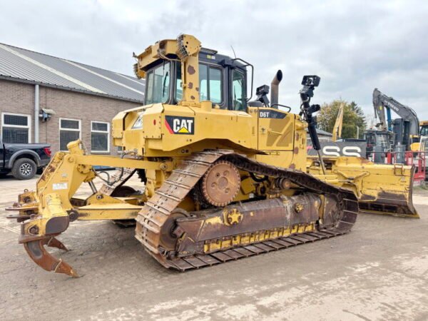 Caterpillar D6T - Image 4