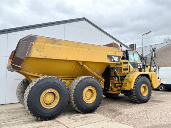 Caterpillar 740 - Image 4