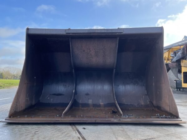 Used Wheel Loader Bucket - CAT 980K - Image 2