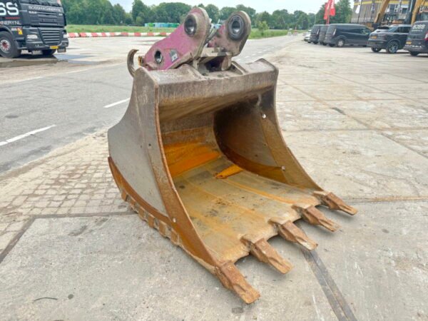 Bucket + Quick Coupler - Image 5