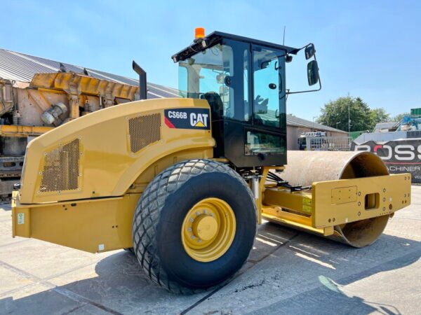 Caterpillar CS66B - Image 5