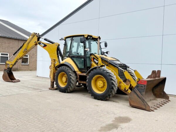 Caterpillar 444F - 4x4x4 - Image 5