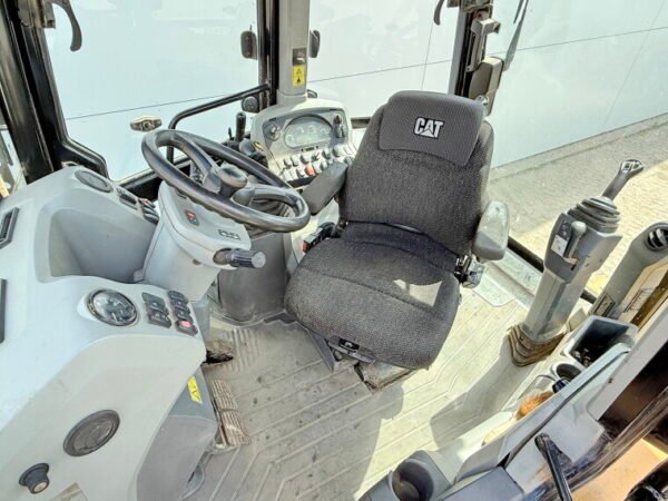 Caterpillar 444F2 - 4x4x4 - Image 5