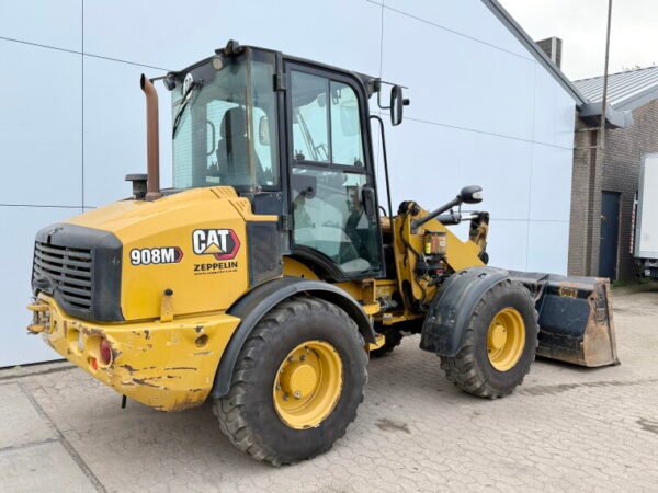 Caterpillar 908M - Image 5