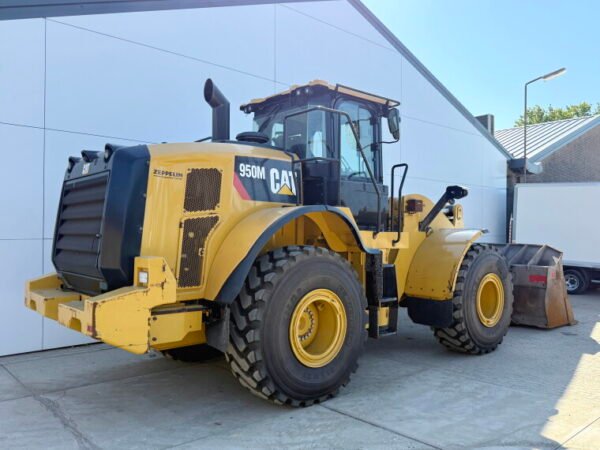 Caterpillar 950M - New michelin tyres - Image 5