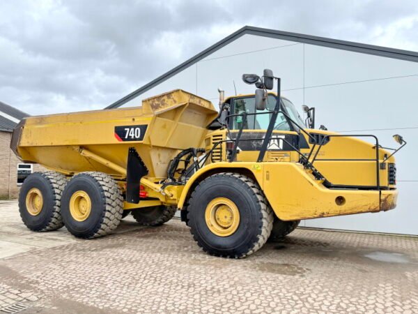 Caterpillar 740 - Image 5