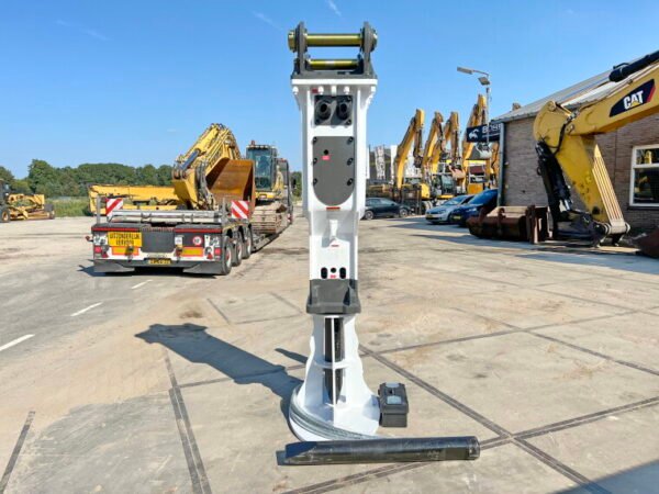 Maxx 2000 Hydraulic Breaker - Image 5