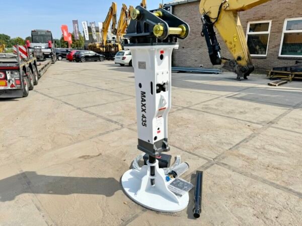 Maxx 435 Hydraulic Breaker - Image 5