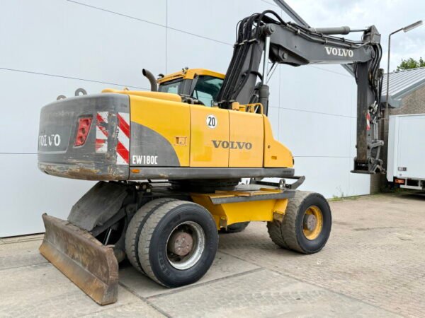 Volvo EW180C - Image 5