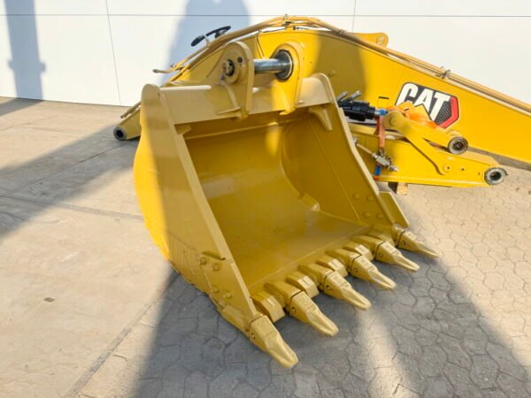 Caterpillar 323D3 Boom + Stick + Bucket - Image 6