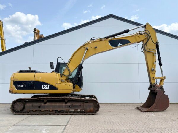 Caterpillar 323DL - Image 6