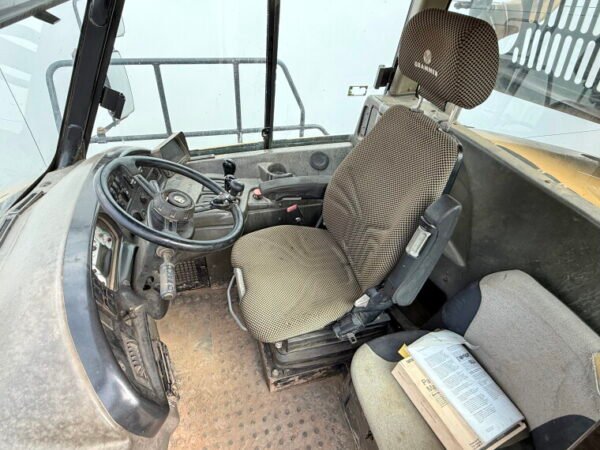 Caterpillar 730 - Image 6
