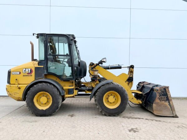 Caterpillar 908M - Image 6