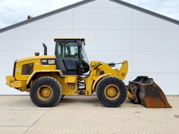 Caterpillar 938K - Image 6
