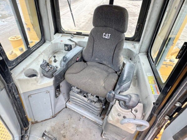 Caterpillar D6T - Image 6