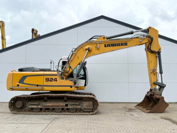 Liebherr R924LC - Image 6
