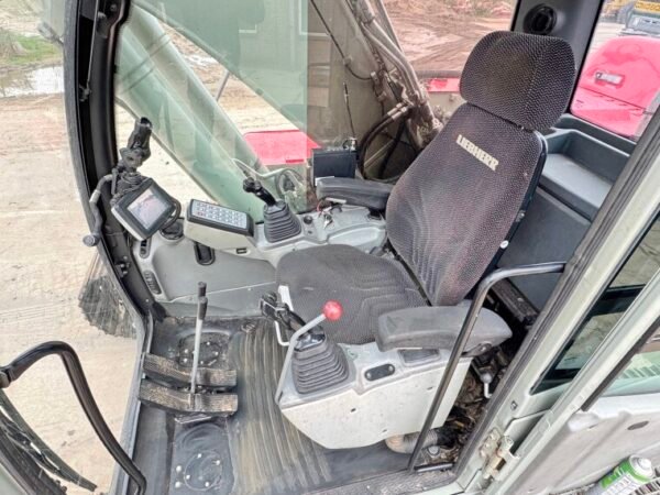 Liebherr R926WLC - Image 6