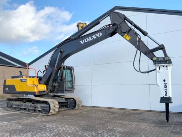 Volvo EC220D + Maxx 2000 Hammer - Image 6