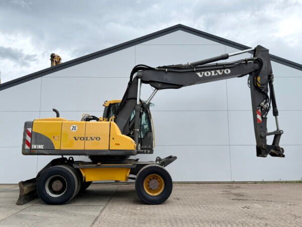 Volvo EW180C - Image 6