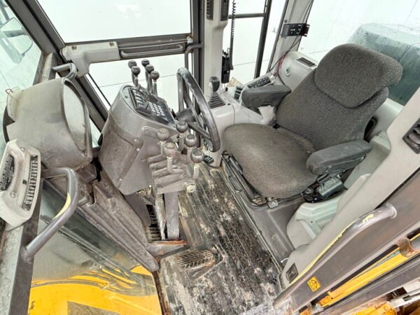 Volvo G946 AWD - Image 6