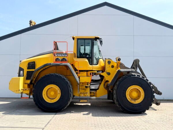 Volvo L220H - BUCKET INCLUDED, COMING SOON! - Image 6